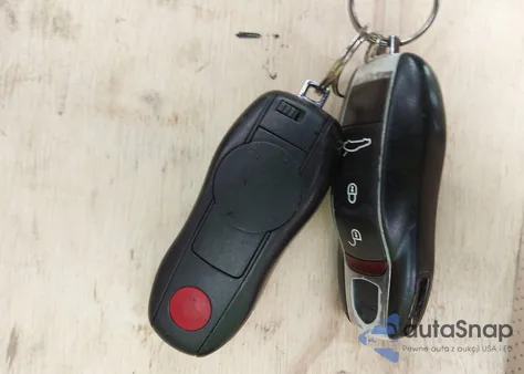 2010 Porsche Panamera S z USA, uszkodzony, nr VIN WP0AB2A76AL061035